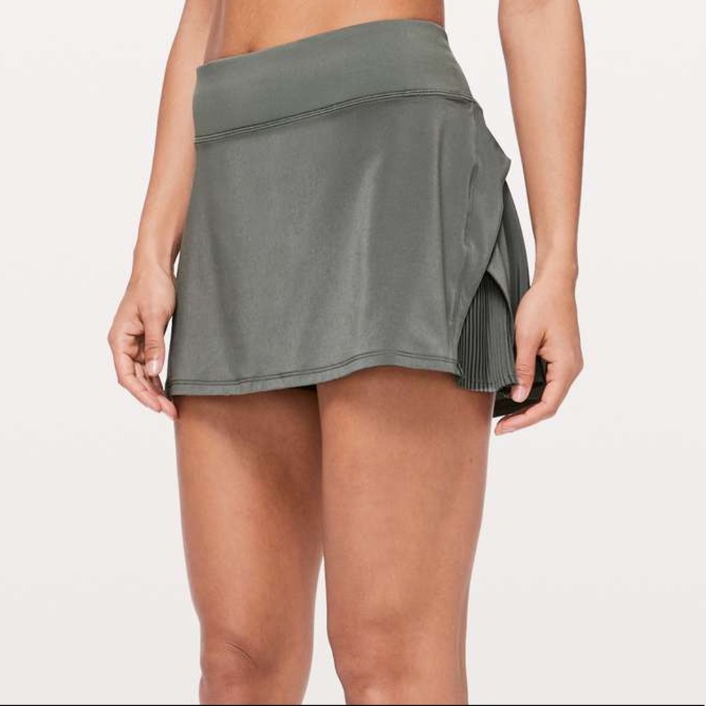 LULULEMON PLAY OFF THE PLEATS SKIRT
